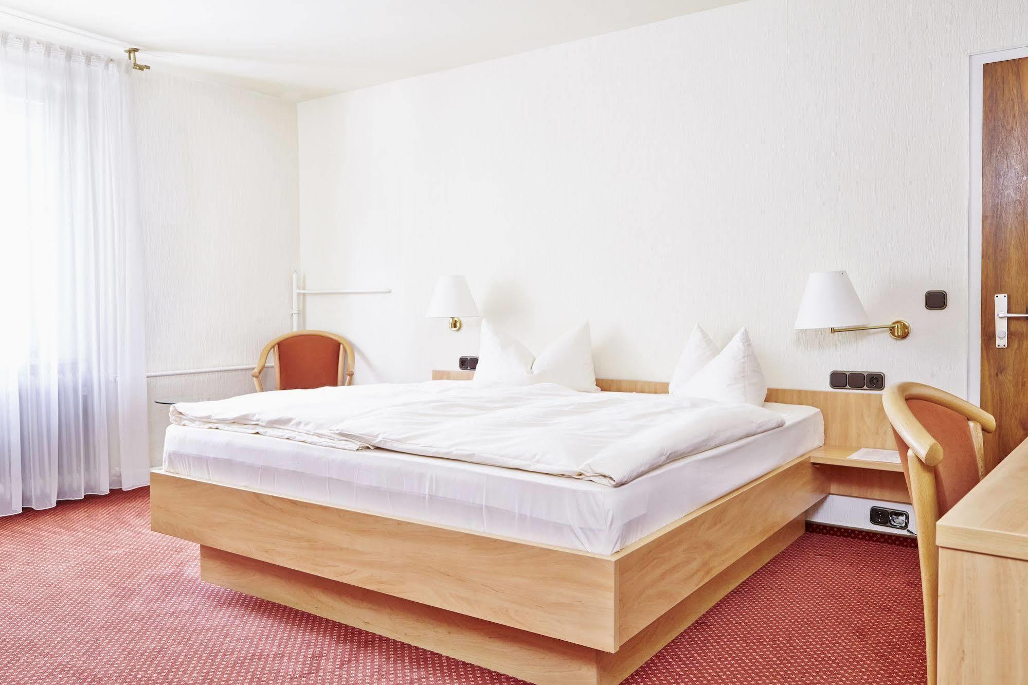 Ringhotel Garni Pflug オーバーキルヒ エクステリア 写真